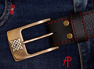 Кожаный мужской ремень с пряжкой